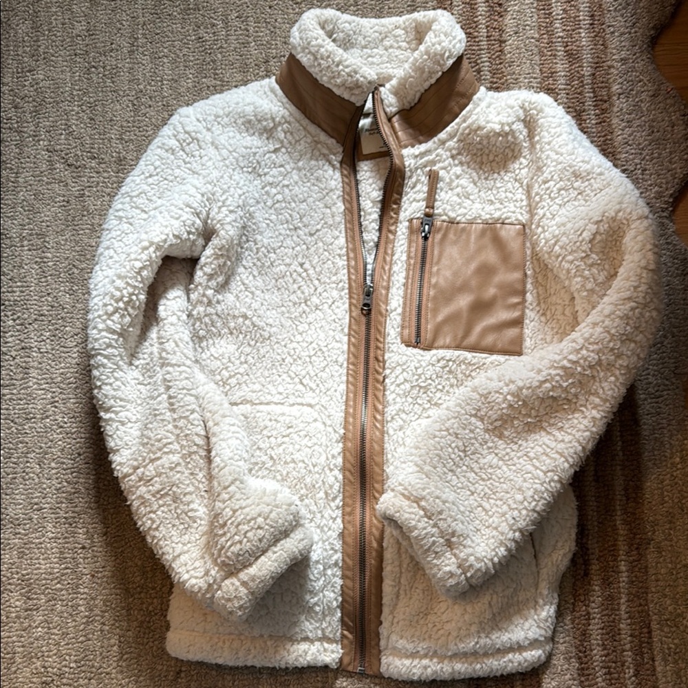 Abercrombie & Fitch Womens Cream and Tan Sherpa Jacket- size XS